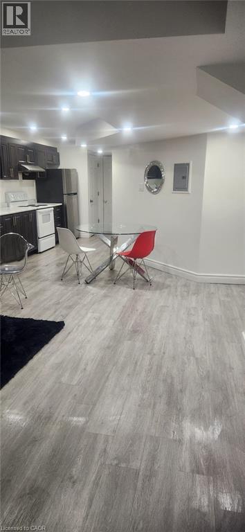 916 Magdalena Court Unit# B, Kitchener, Ontario  N2E 0B3 - Photo 3 - 40786873