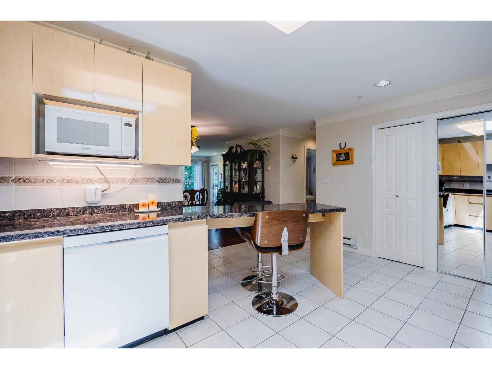 407 8115 121a Street, Surrey, British Columbia  V3W 1J2 - Photo 10 - R3013004