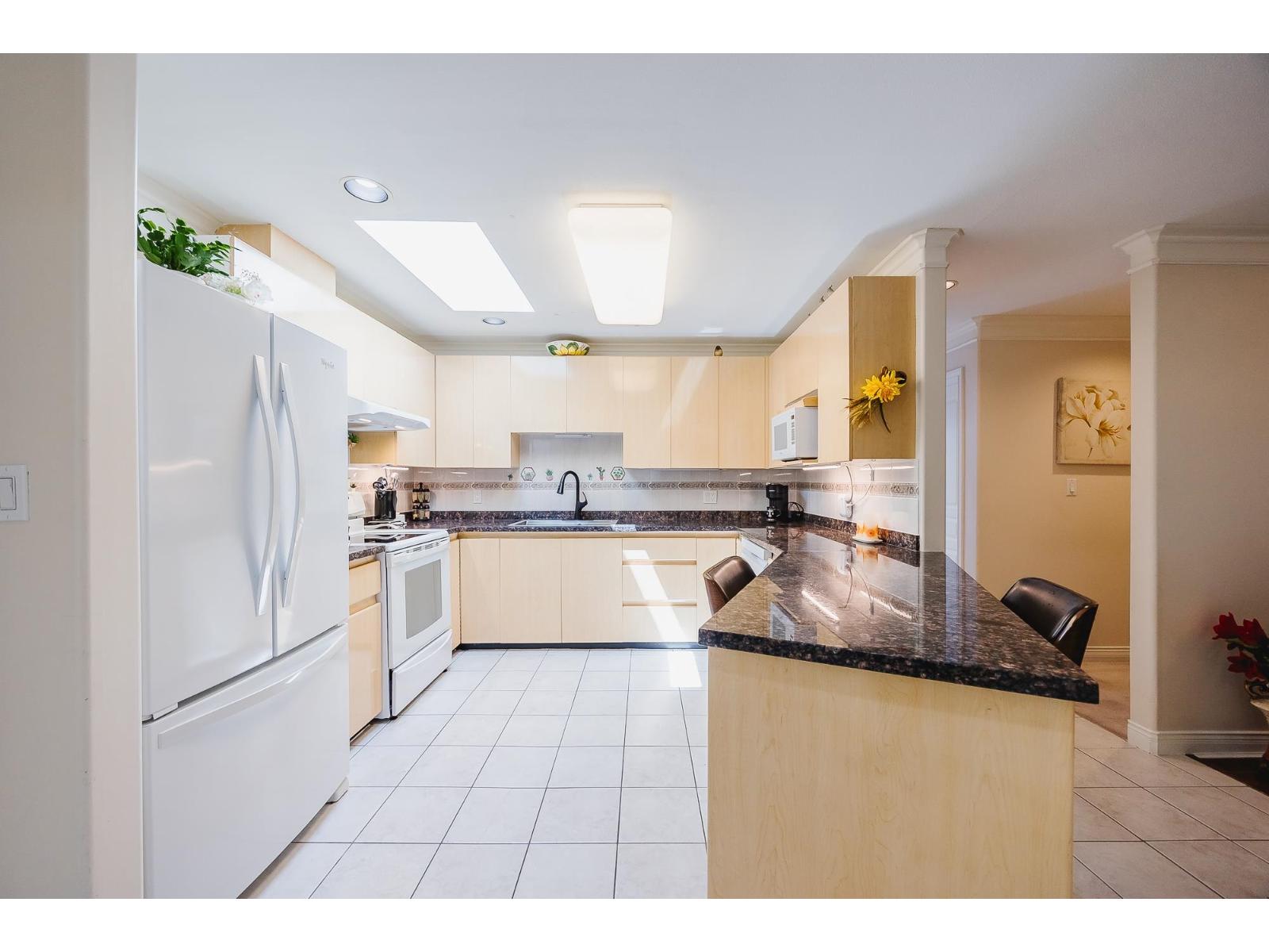 407 8115 121a Street, Surrey, British Columbia  V3W 1J2 - Photo 7 - R3013004