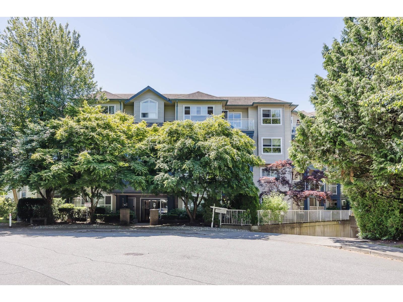 Property at 407 8115 121A STREET image 3