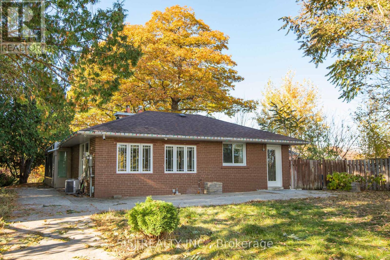 14190 Yonge Street, Aurora, Ontario  L4G 0P5 - Photo 2 - N12526732