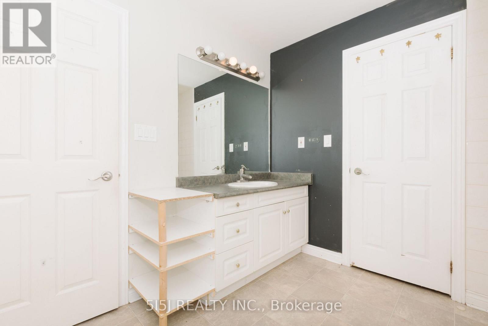 14190 Yonge Street, Aurora, Ontario  L4G 0P5 - Photo 7 - N12526732