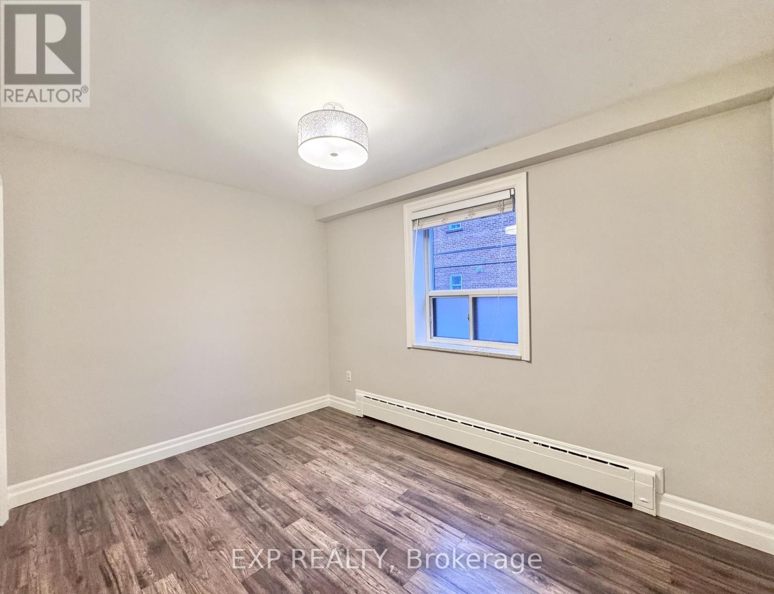 Unit One - 25 Paisley Boulevard E, Mississauga, Ontario  L5A 1P3 - Photo 8 - W12526716