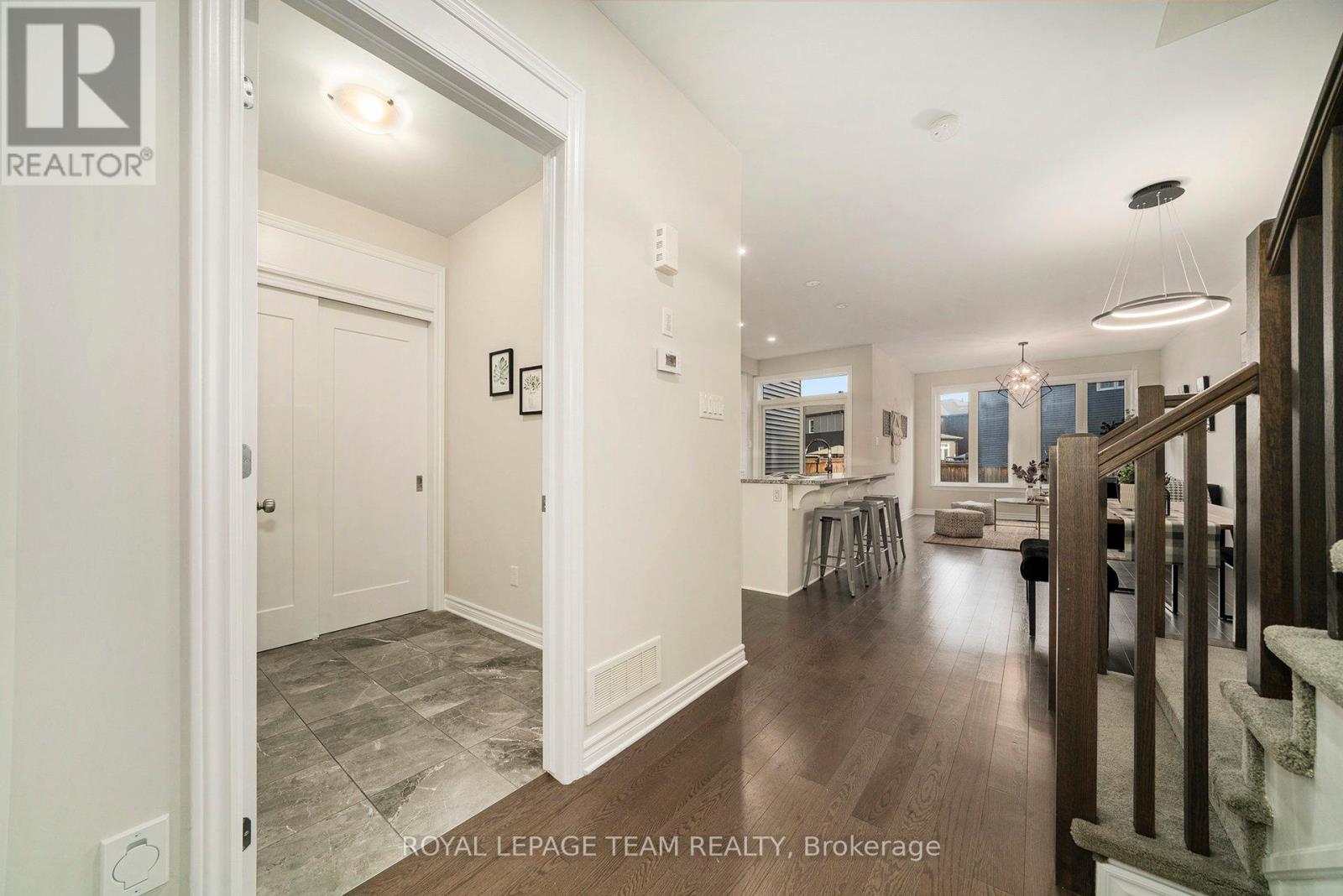 540 Edenwylde Drive, Ottawa, Ontario  K2S 2K4 - Photo 5 - X12526366