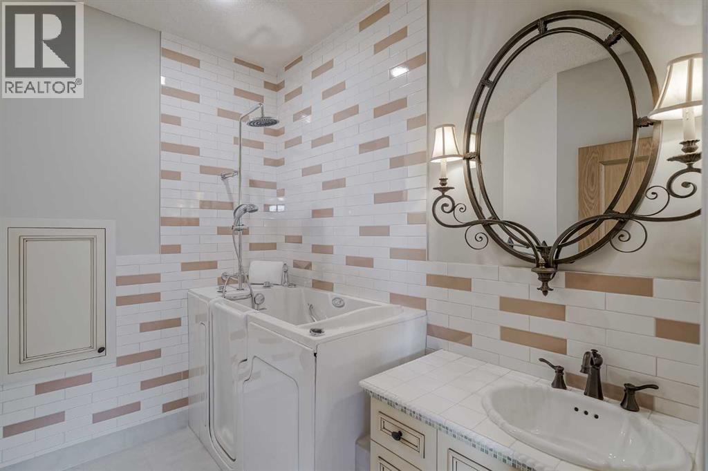 127 Canterbury Court Sw, Calgary, Alberta  T2W 6C1 - Photo 30 - A2269104