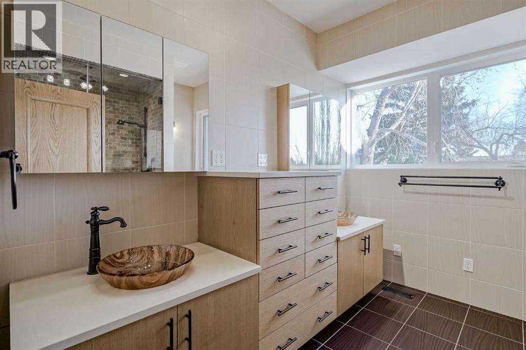 127 Canterbury Court Sw, Calgary, Alberta  T2W 6C1 - Photo 22 - A2269104