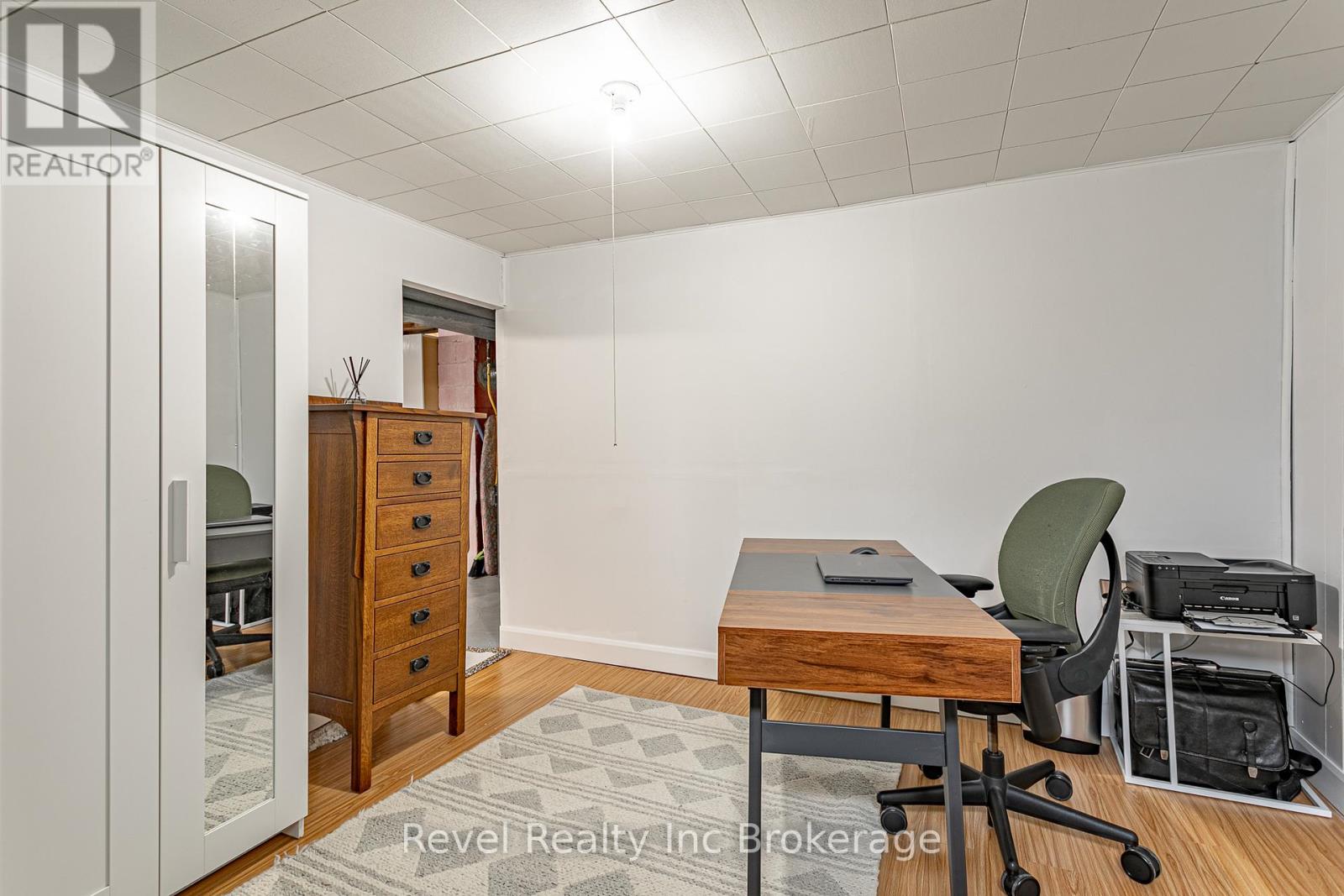 72 Bayswater Street, Woodstock, Ontario N4S 5K3 - Photo 27 - X12520390