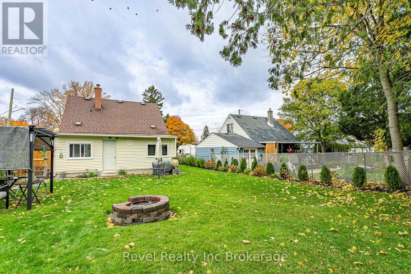 72 Bayswater Street, Woodstock, Ontario N4S 5K3 - Photo 33 - X12520390