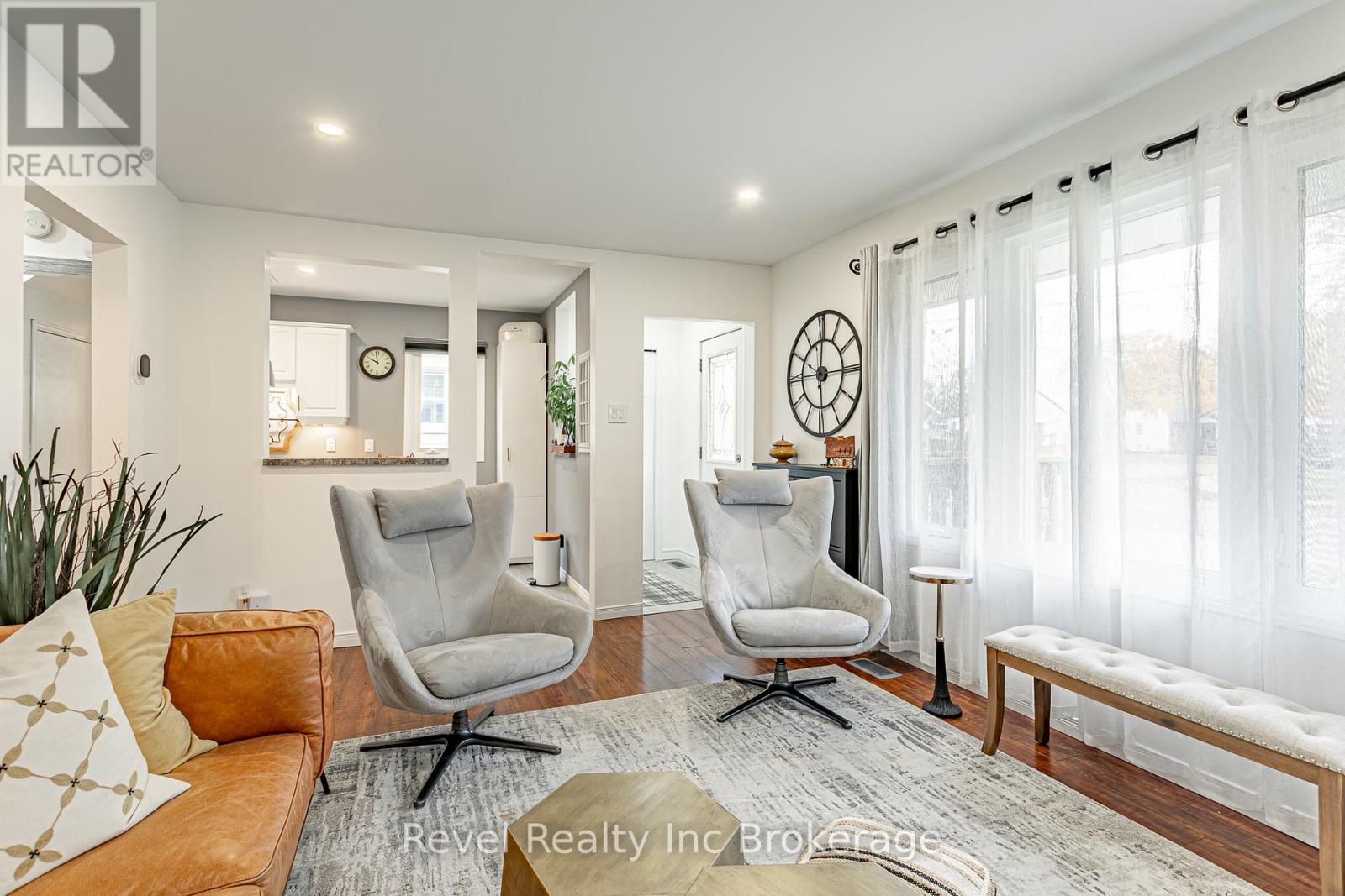 72 Bayswater Street, Woodstock, Ontario N4S 5K3 - Photo 7 - X12520390