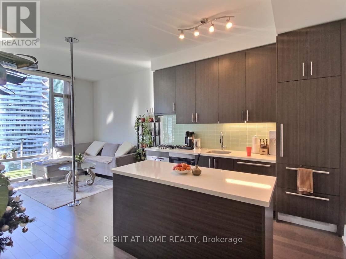 932 - 39 Queens Quay E, Toronto, Ontario  M5E 0A5 - Photo 2 - C12526746