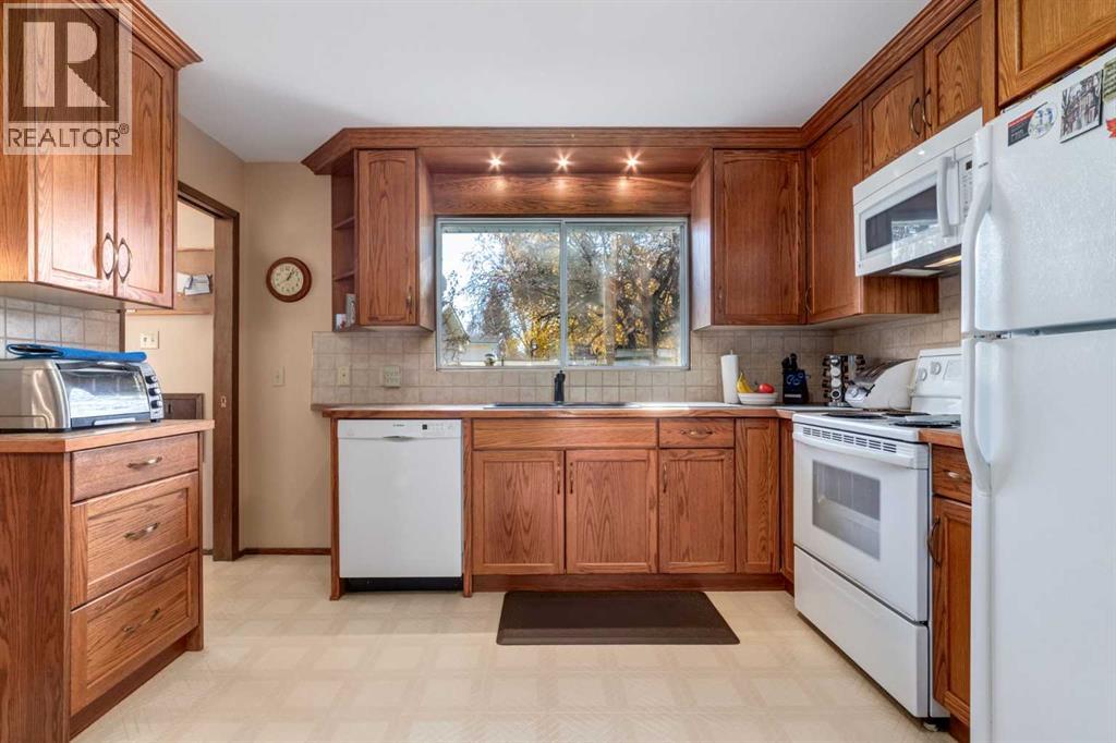 1623 111 Avenue Sw, Calgary, Alberta  T2W 1R6 - Photo 4 - A2268316