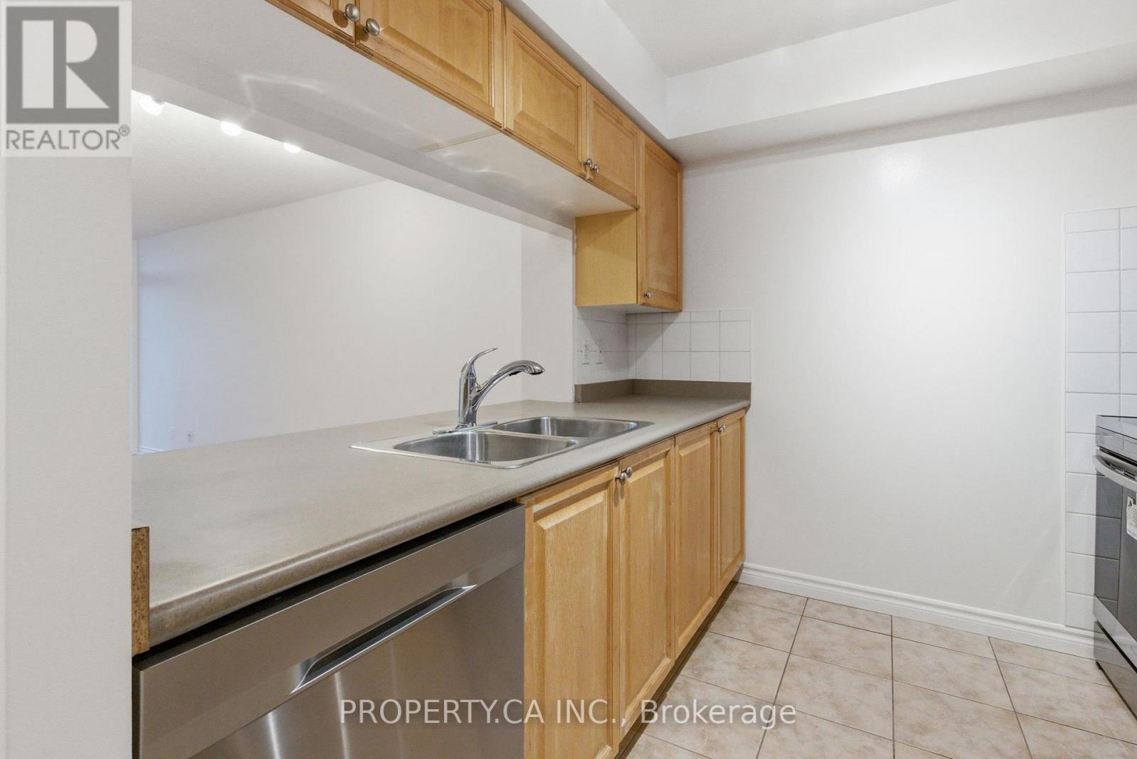 924 - 18 Mondeo Drive, Toronto, Ontario M1P 5C8 - Photo 12 - E12526760