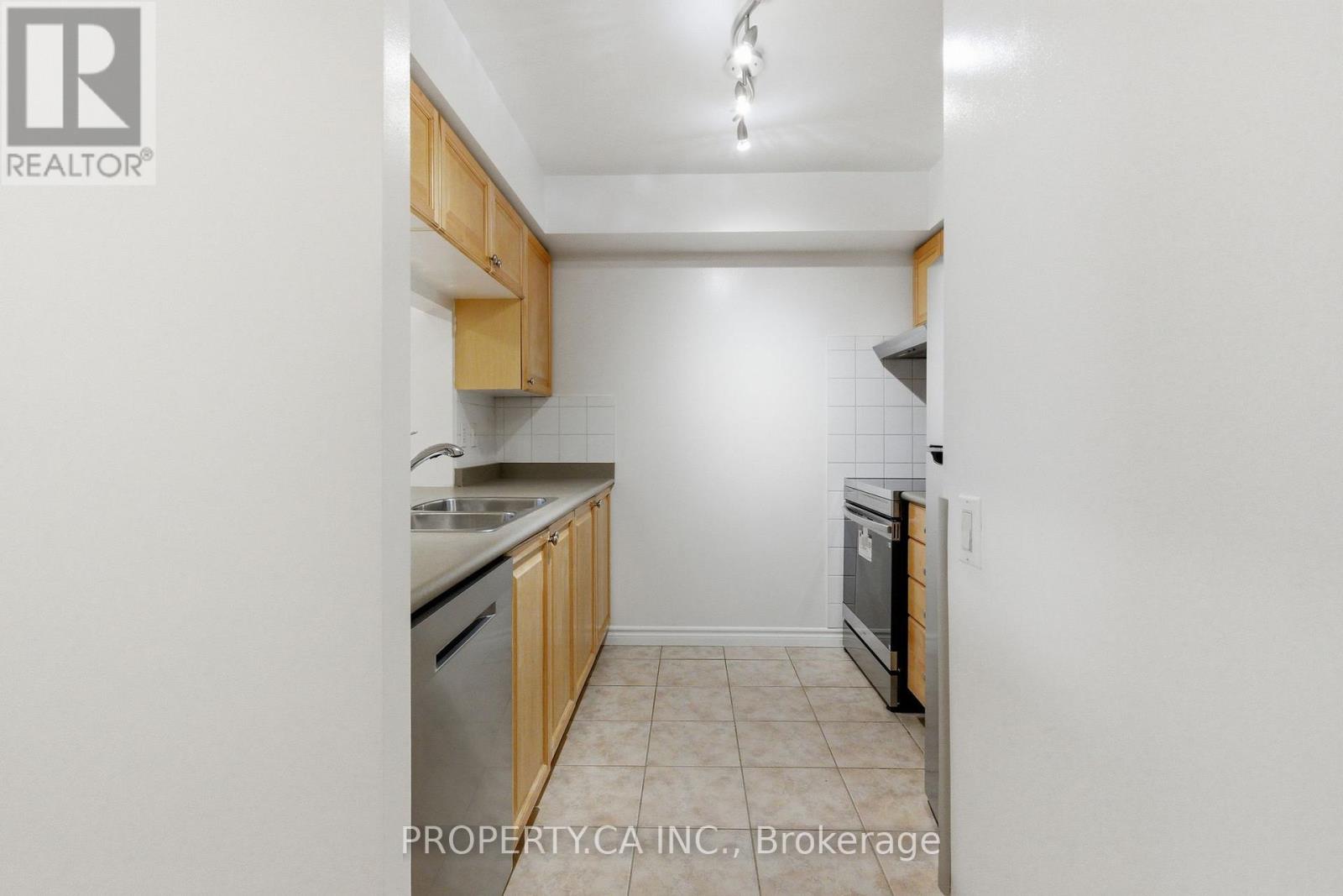 924 - 18 Mondeo Drive, Toronto, Ontario M1P 5C8 - Photo 13 - E12526760