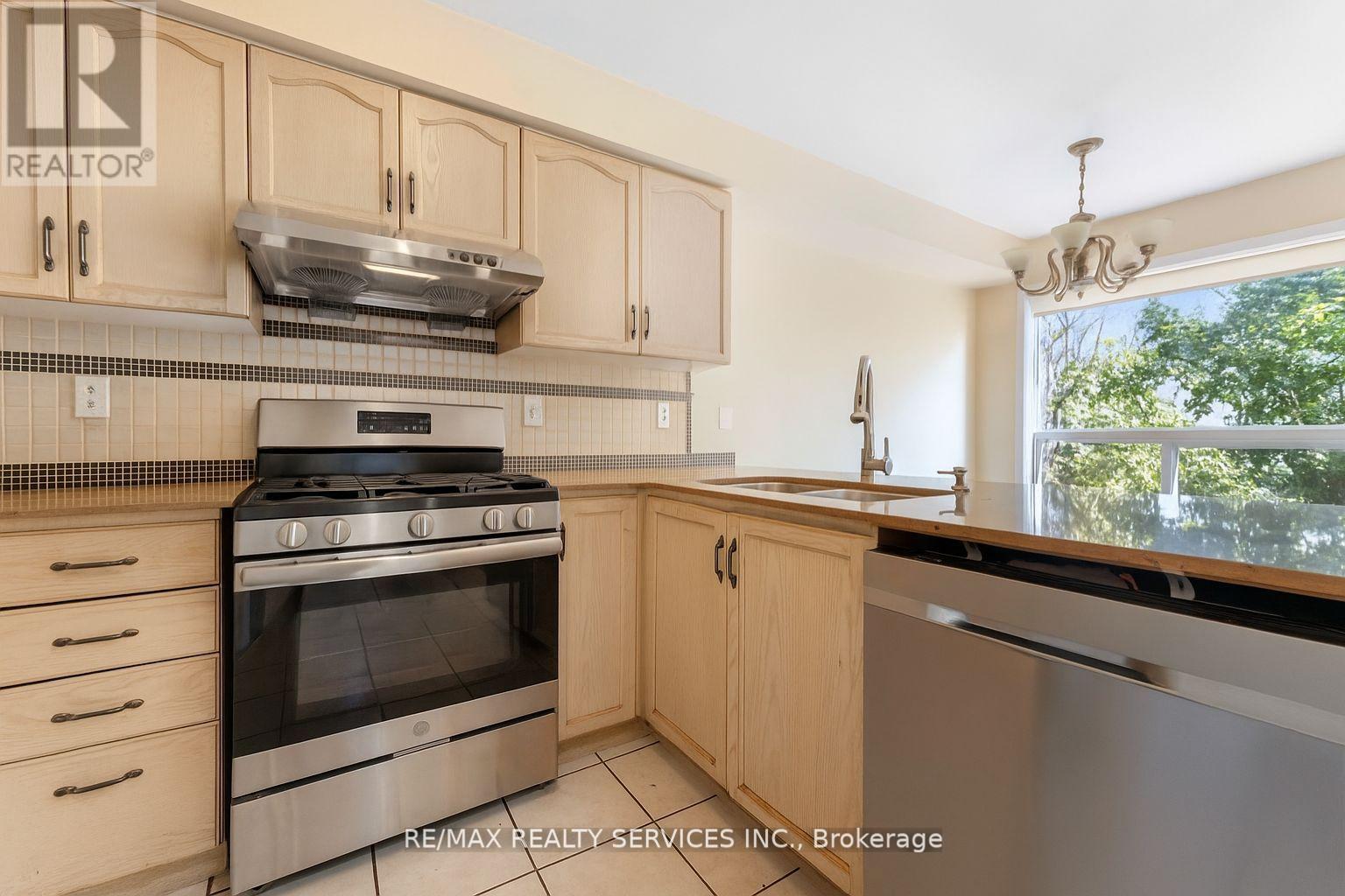 130 - 80 Acorn Place, Mississauga, Ontario  L4Z 4C7 - Photo 9 - W12526744