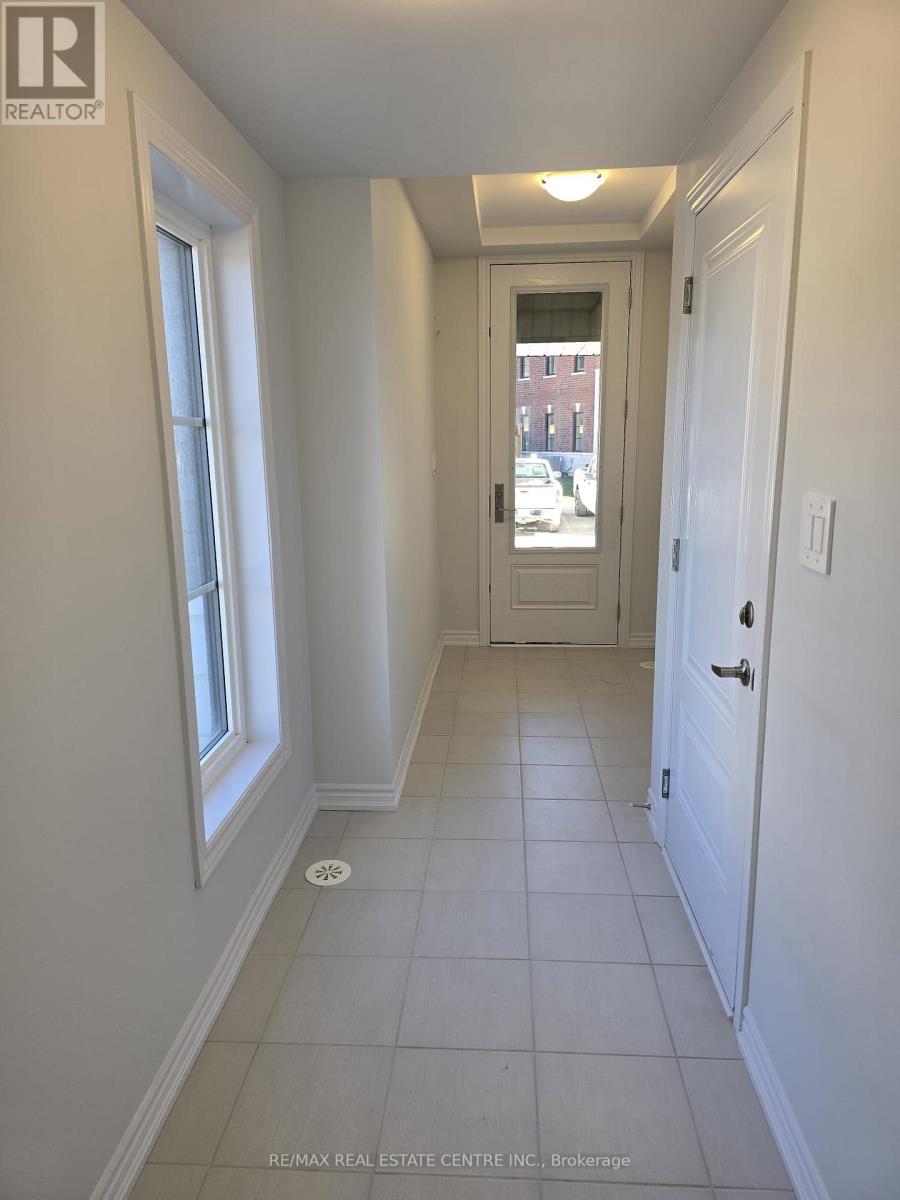 5959 Saigon Street, Mississauga, Ontario  L6H 7G1 - Photo 3 - W12526756