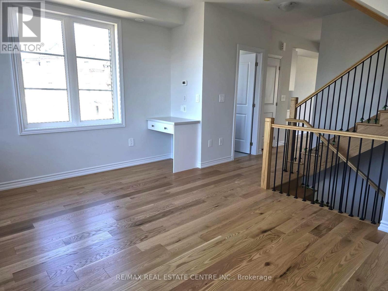 5959 Saigon Street, Mississauga, Ontario  L6H 7G1 - Photo 5 - W12526756