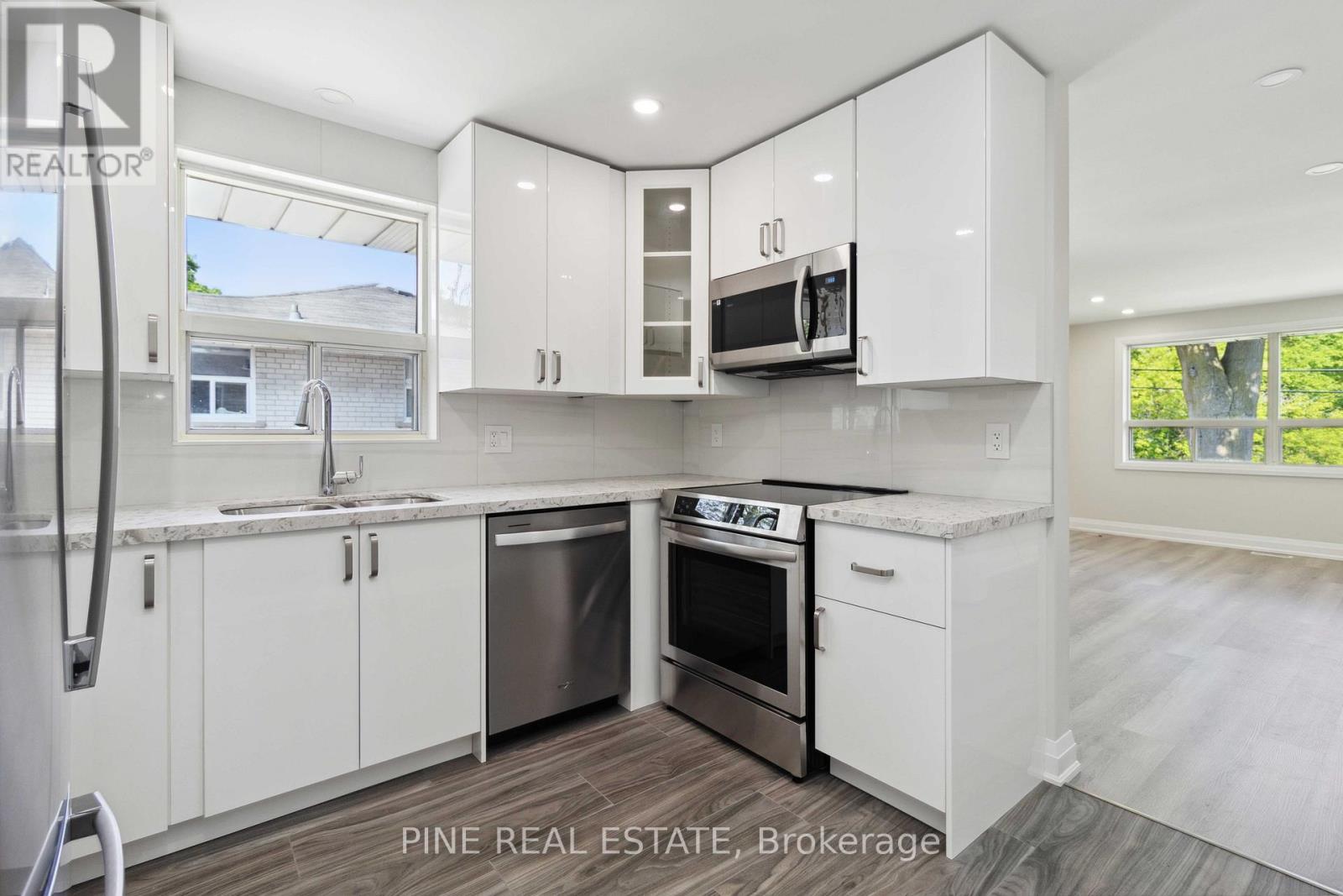 3 - 19 Queen Street W, Mississauga, Ontario  L5H 1L5 - Photo 12 - W12526782