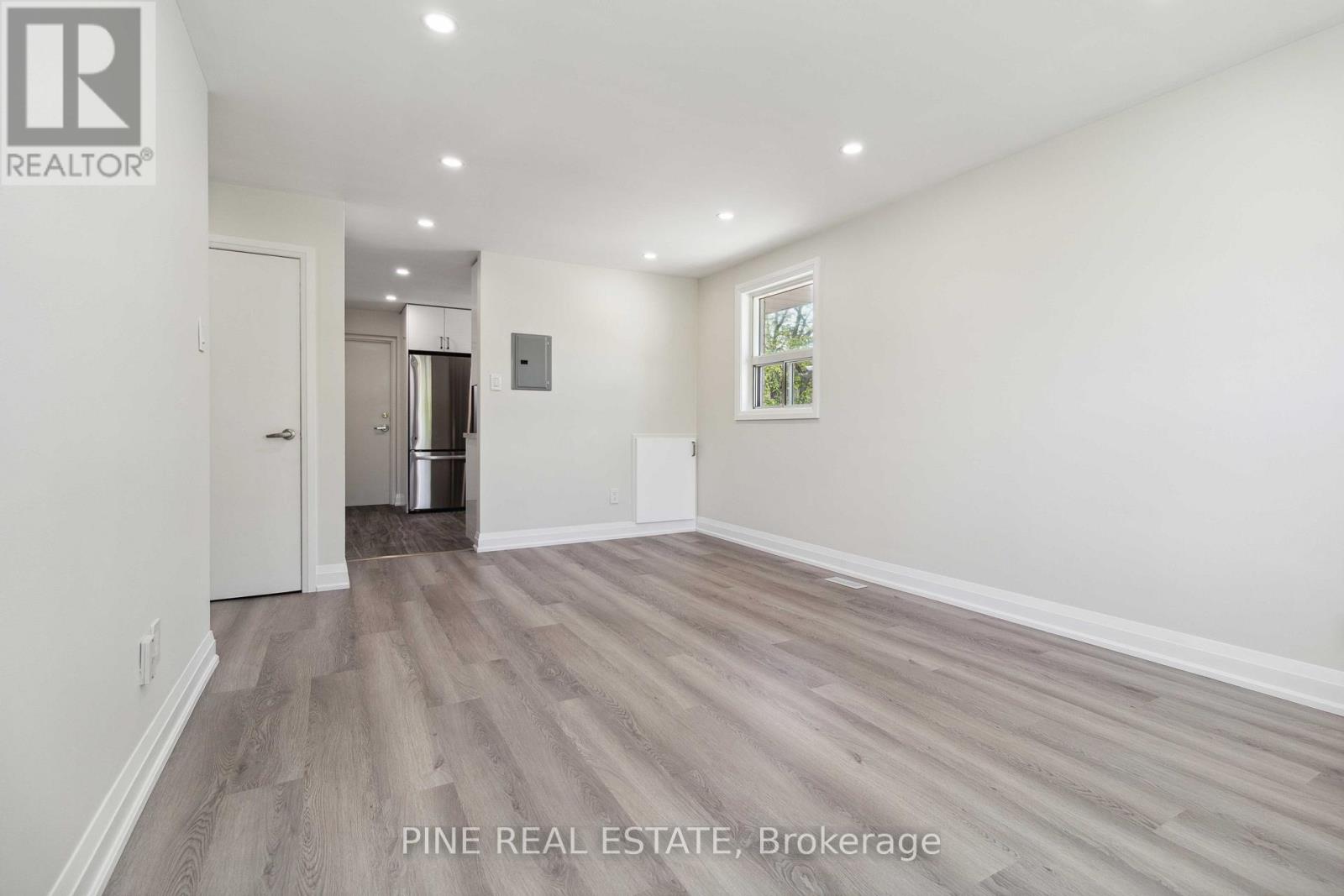 3 - 19 Queen Street W, Mississauga, Ontario  L5H 1L5 - Photo 8 - W12526782