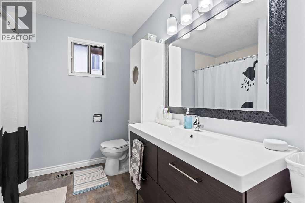 5812 22 Avenue Ne, Calgary, Alberta  T1Y 4P7 - Photo 11 - A2256055