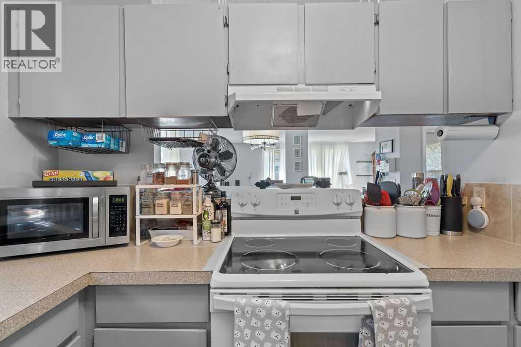 5812 22 Avenue Ne, Calgary, Alberta  T1Y 4P7 - Photo 7 - A2256055