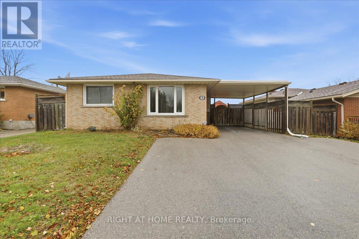 82 FARRIER DRIVE, Kitchener, Ontario