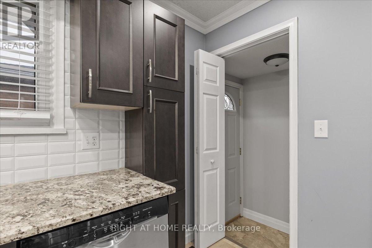 82 Farrier Drive, Kitchener, Ontario  N2P 1J5 - Photo 12 - X12526752