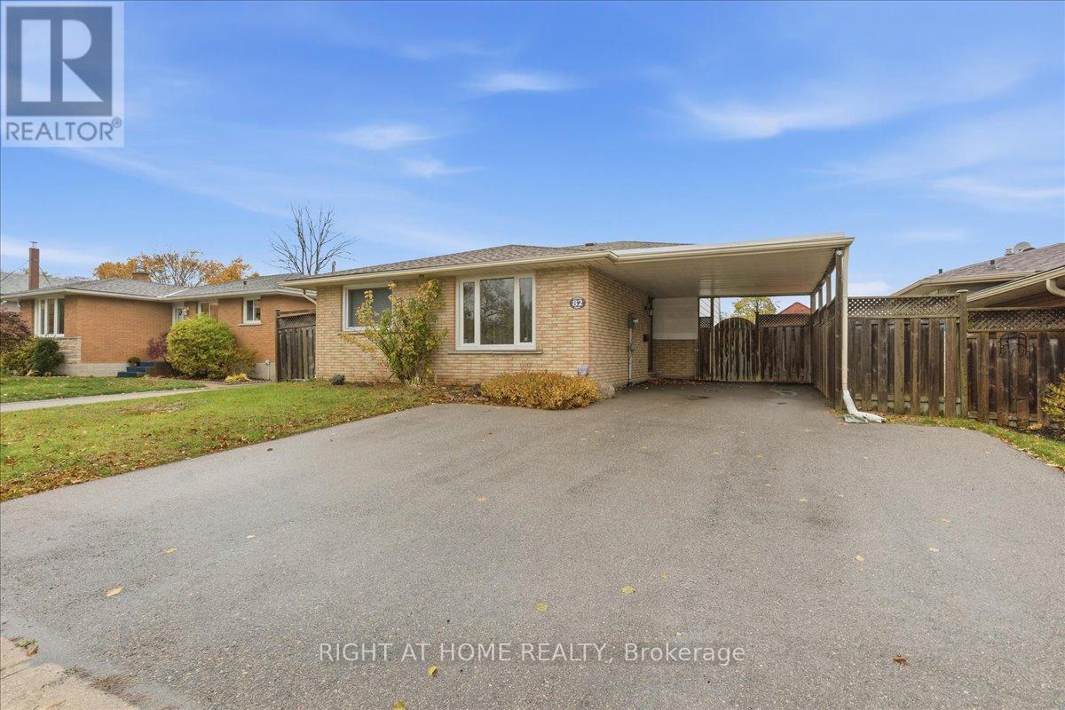 82 Farrier Drive, Kitchener, Ontario  N2P 1J5 - Photo 2 - X12526752