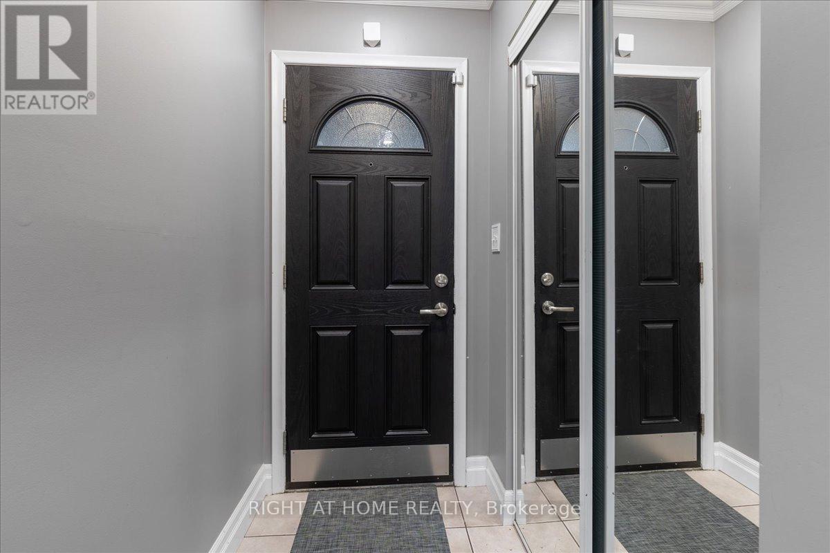 82 Farrier Drive, Kitchener, Ontario  N2P 1J5 - Photo 4 - X12526752