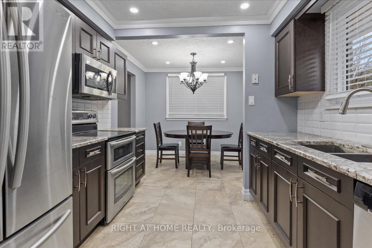 82 Farrier Drive, Kitchener, Ontario  N2P 1J5 - Photo 6 - X12526752