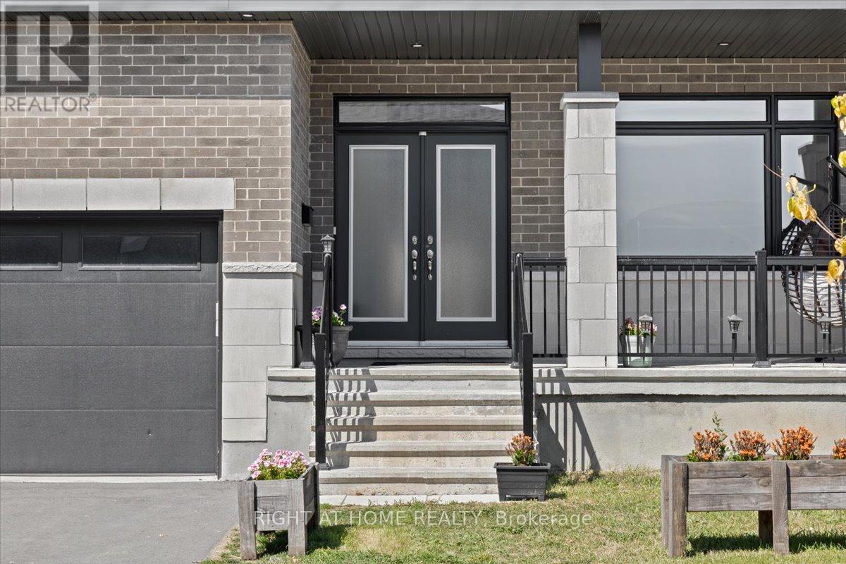 2020 Acoustic Way, Ottawa, Ontario  K4M 0L7 - Photo 2 - X12526806