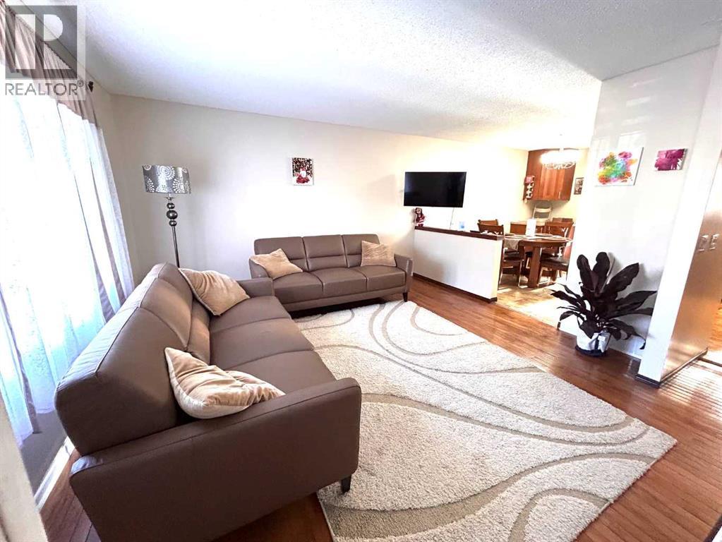 11 Lake Newell Crescent E, Brooks, Alberta  T1R 0L2 - Photo 3 - A2268628