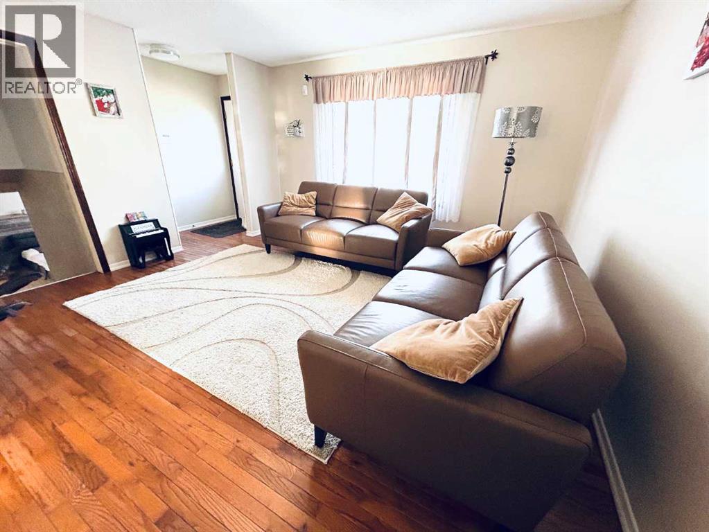 11 Lake Newell Crescent E, Brooks, Alberta  T1R 0L2 - Photo 4 - A2268628