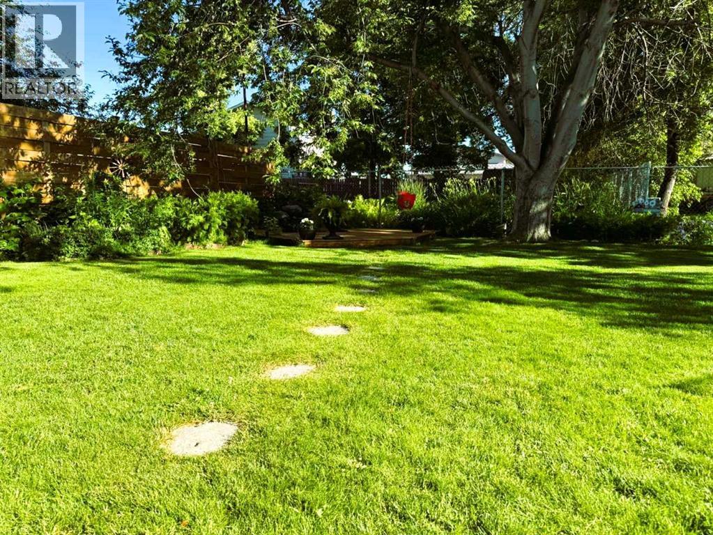 11 Lake Newell Crescent E, Brooks, Alberta  T1R 0L2 - Photo 28 - A2268628