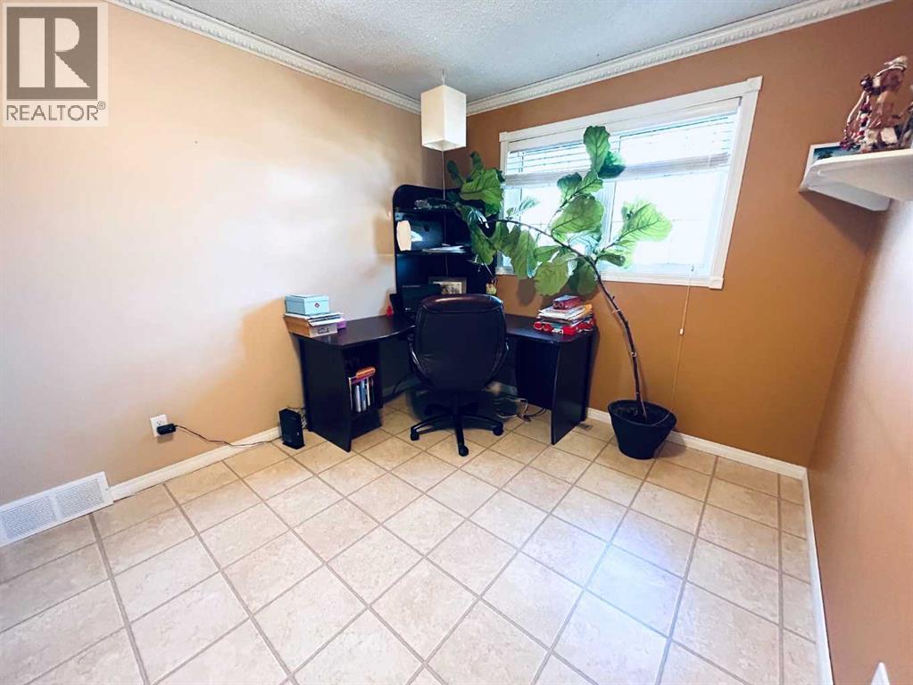 11 Lake Newell Crescent E, Brooks, Alberta  T1R 0L2 - Photo 15 - A2268628