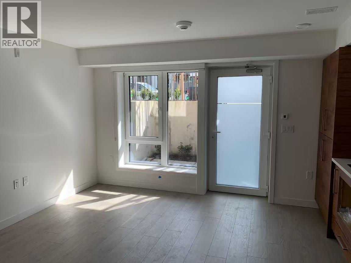 720 E 3rd Street, North Vancouver, British Columbia  V7L 0G7 - Photo 8 - R3065999