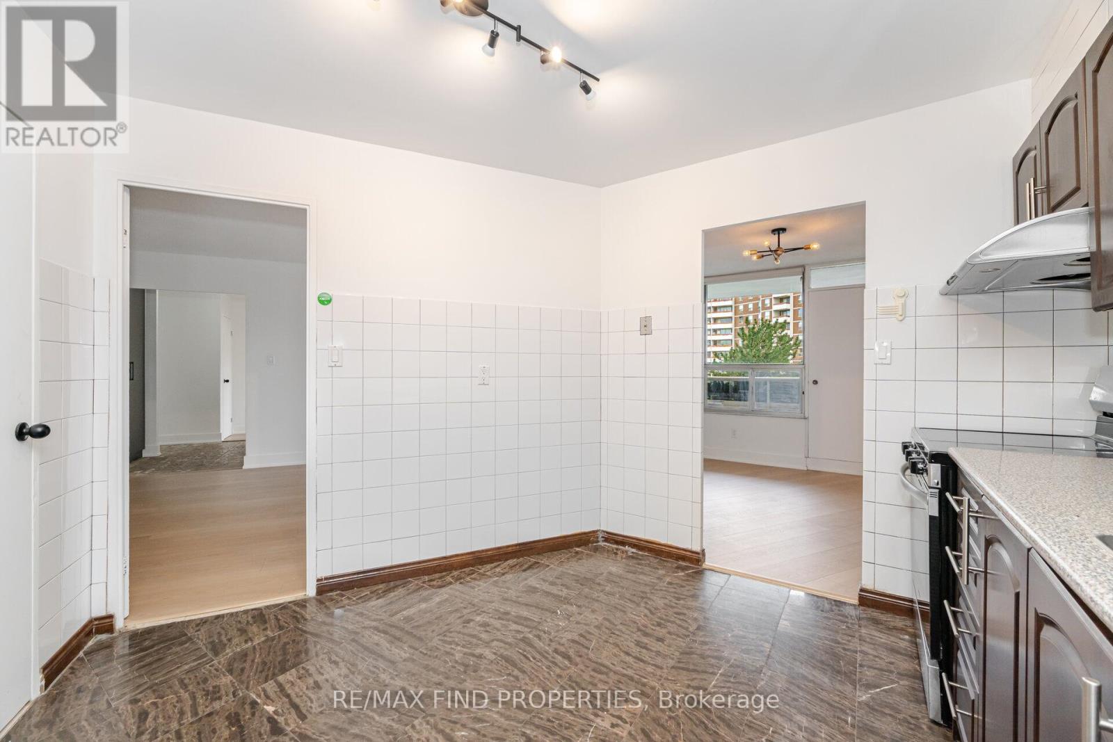 301 - 5 Shady Golfway, Toronto, Ontario  M3C 3A5 - Photo 11 - C12526814