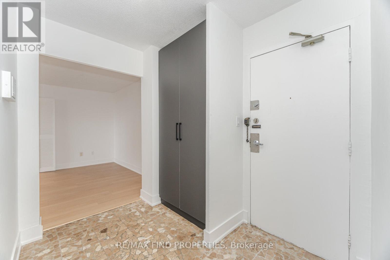 301 - 5 Shady Golfway, Toronto, Ontario  M3C 3A5 - Photo 6 - C12526814