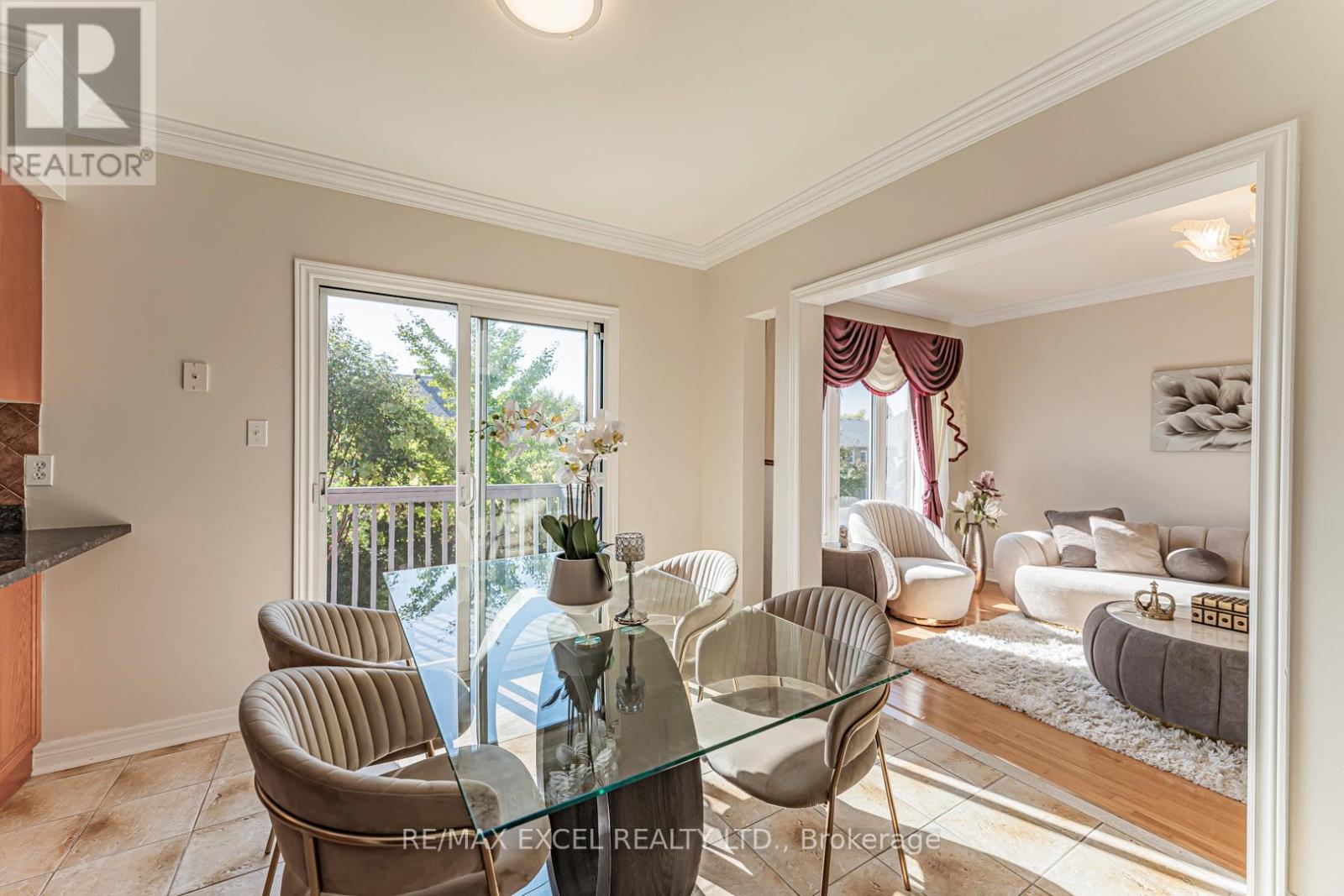 65 Falling River Drive, Richmond Hill, Ontario  L4S 2R3 - Photo 12 - N12439340