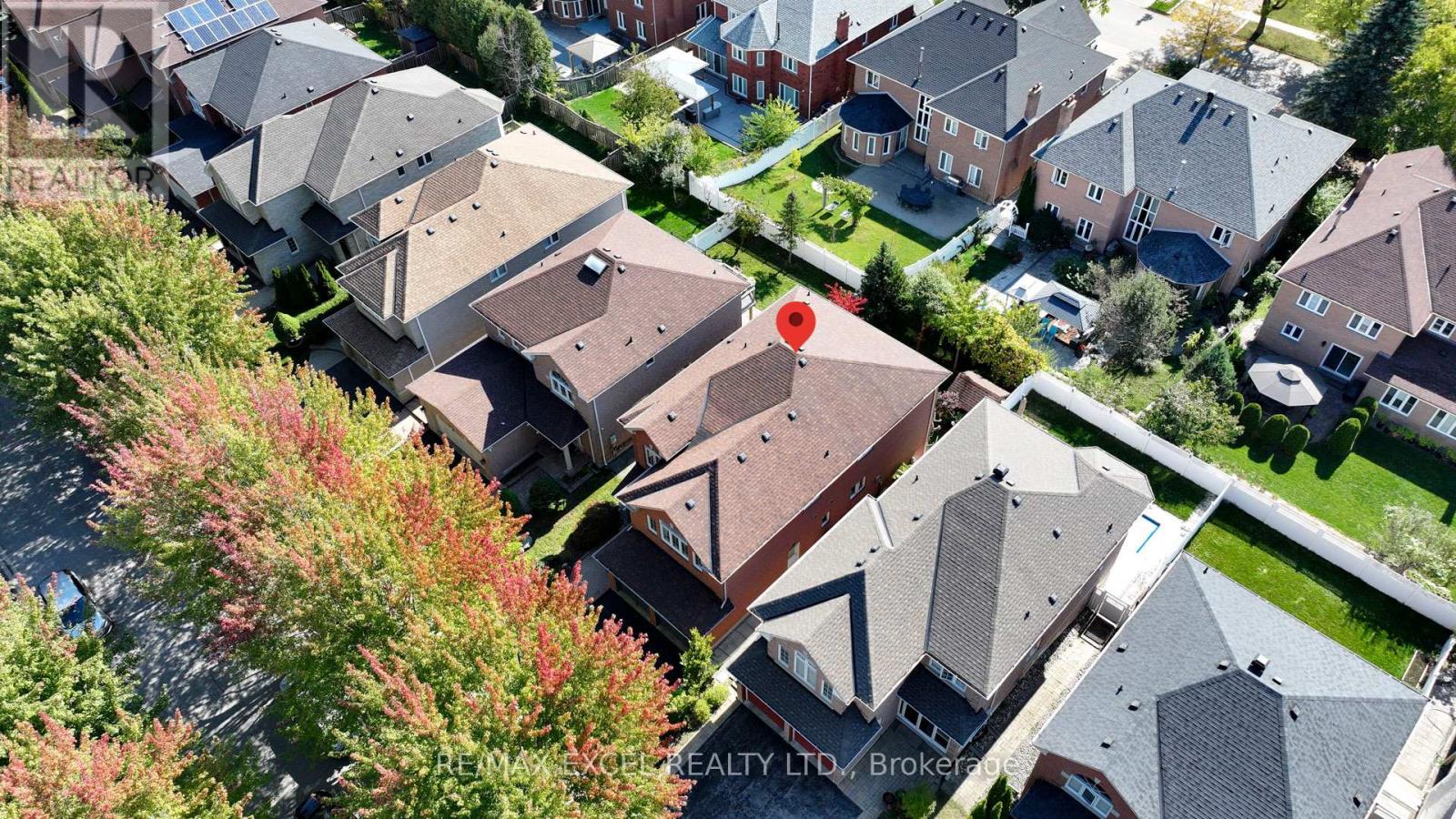 65 Falling River Drive, Richmond Hill, Ontario  L4S 2R3 - Photo 3 - N12439340