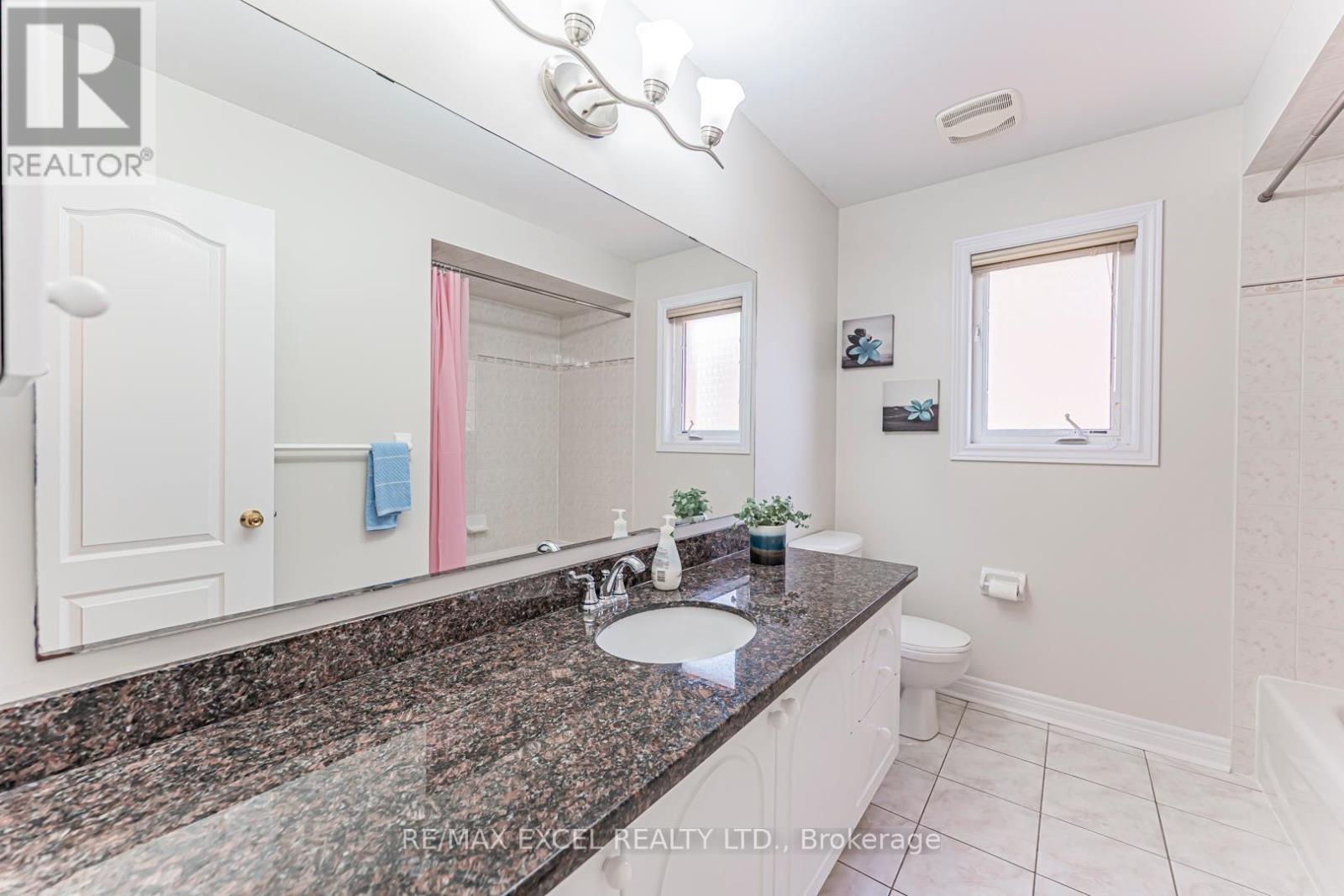 65 Falling River Drive, Richmond Hill, Ontario  L4S 2R3 - Photo 34 - N12439340