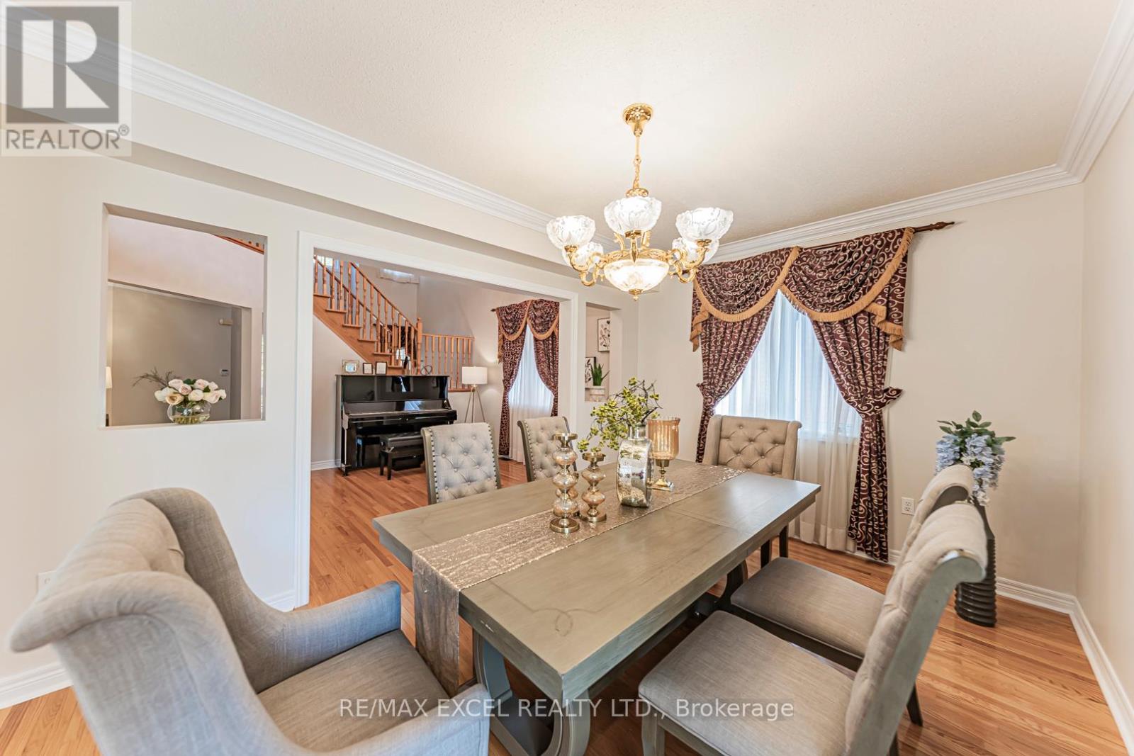 65 Falling River Drive, Richmond Hill, Ontario  L4S 2R3 - Photo 9 - N12439340