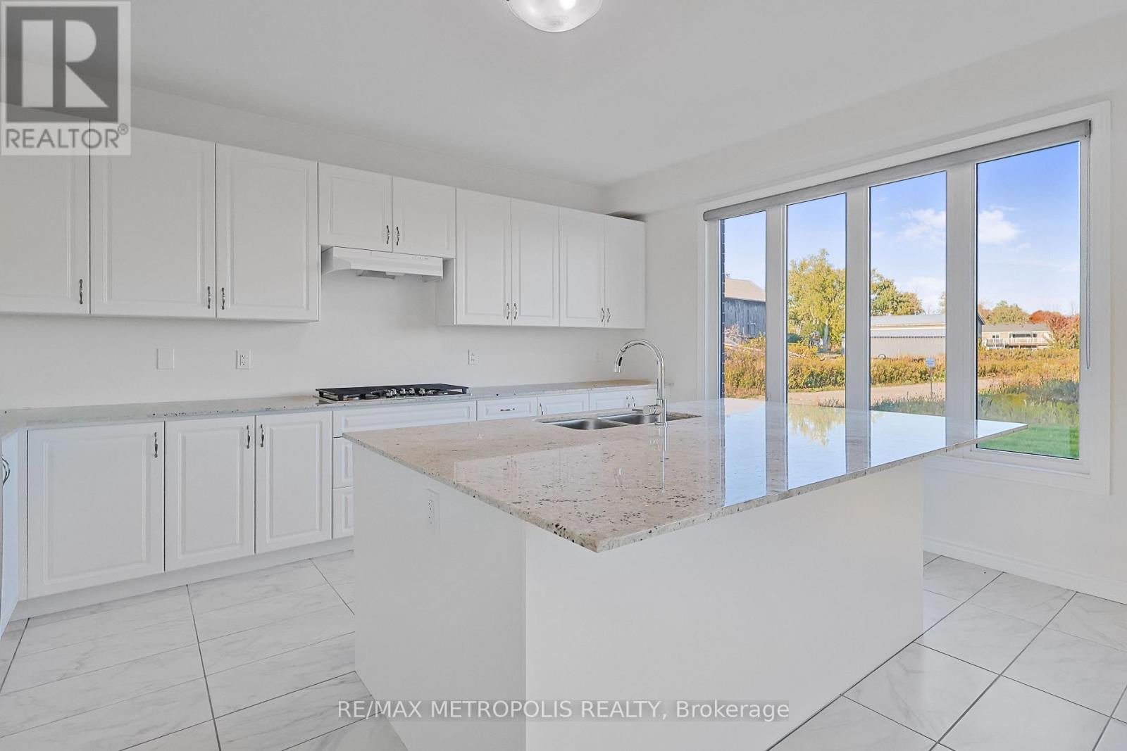 35 - 108 Golden Meadows Drive, Otonabee-South Monaghan, Ontario  K9J 0K8 - Photo 7 - X12526780