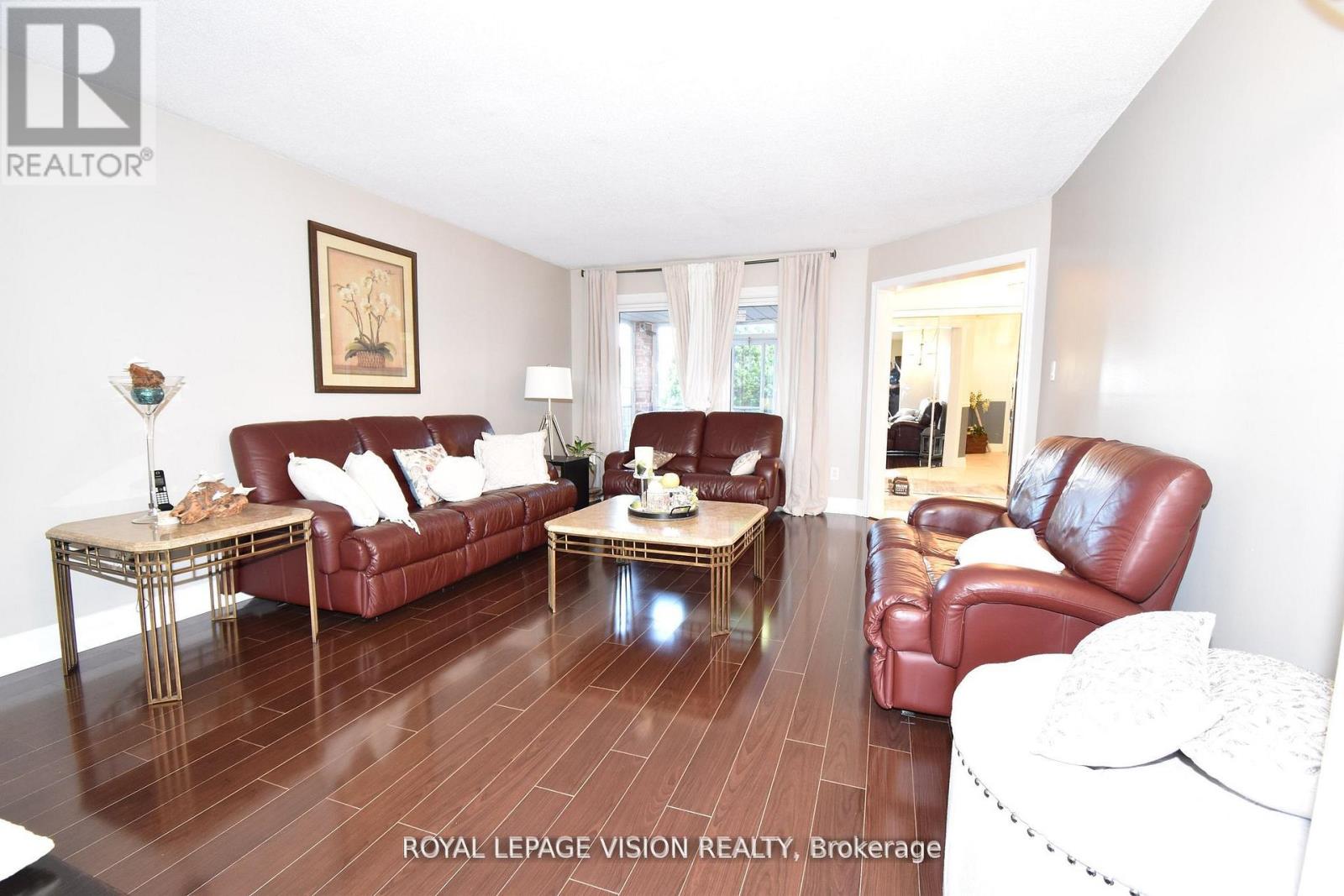 28 Valley Centre Drive, Toronto, Ontario  M1X 1K7 - Photo 10 - E12526790