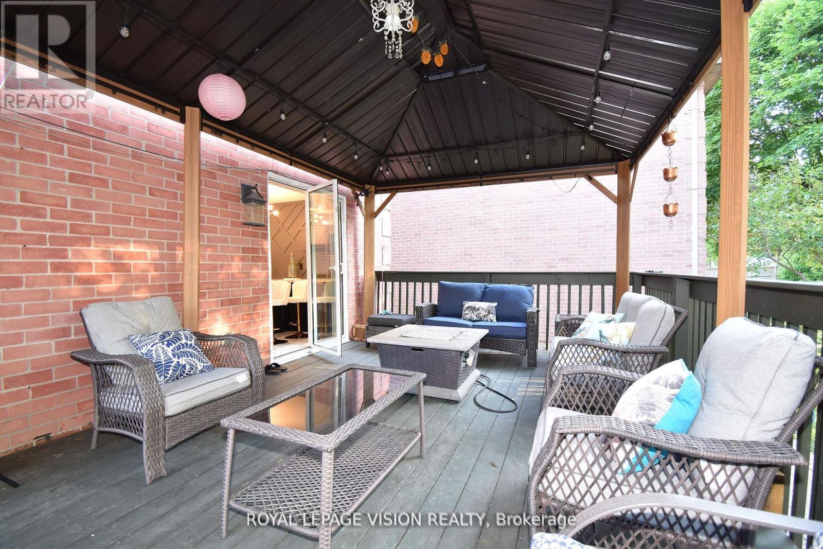 28 Valley Centre Drive, Toronto, Ontario  M1X 1K7 - Photo 21 - E12526790