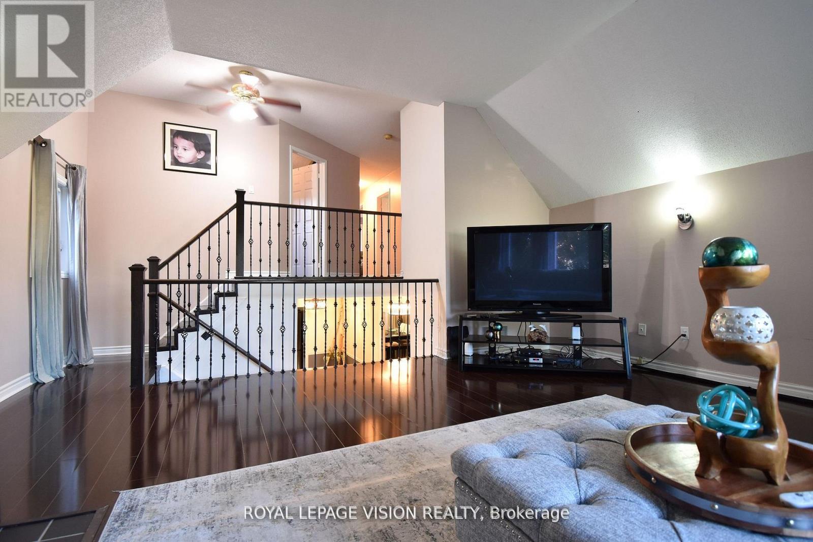 28 Valley Centre Drive, Toronto, Ontario  M1X 1K7 - Photo 28 - E12526790