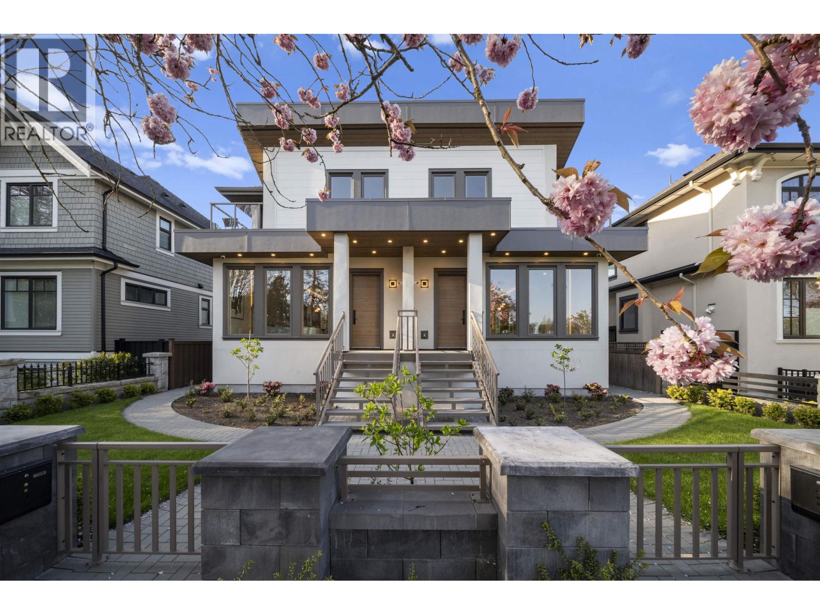 2455 W 10TH AVENUE, Vancouver, British Columbia