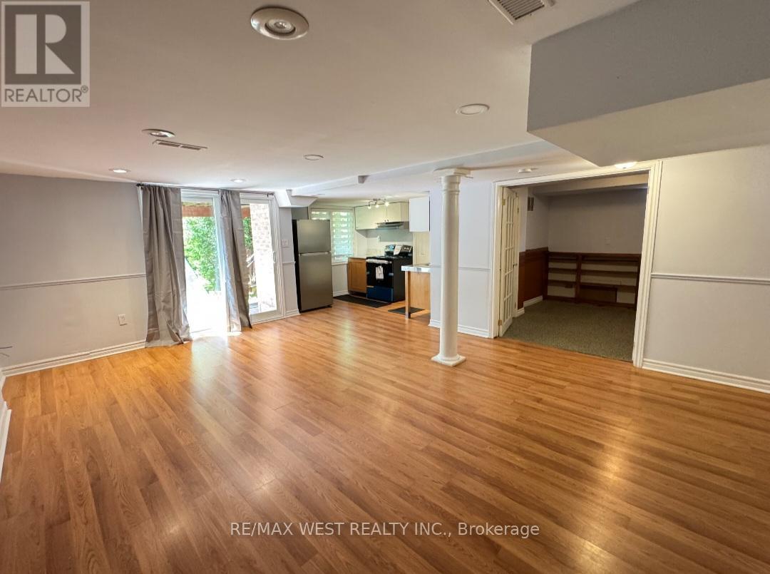 BASEMENT - 43 CHISWICK CRESCENT, Aurora, Ontario