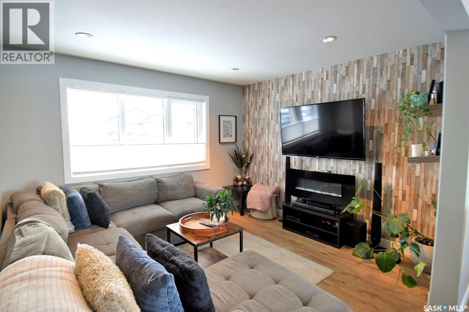 262 Ells Crescent, Saskatoon, Saskatchewan  S7L 6K6 - Photo 4 - SK023721