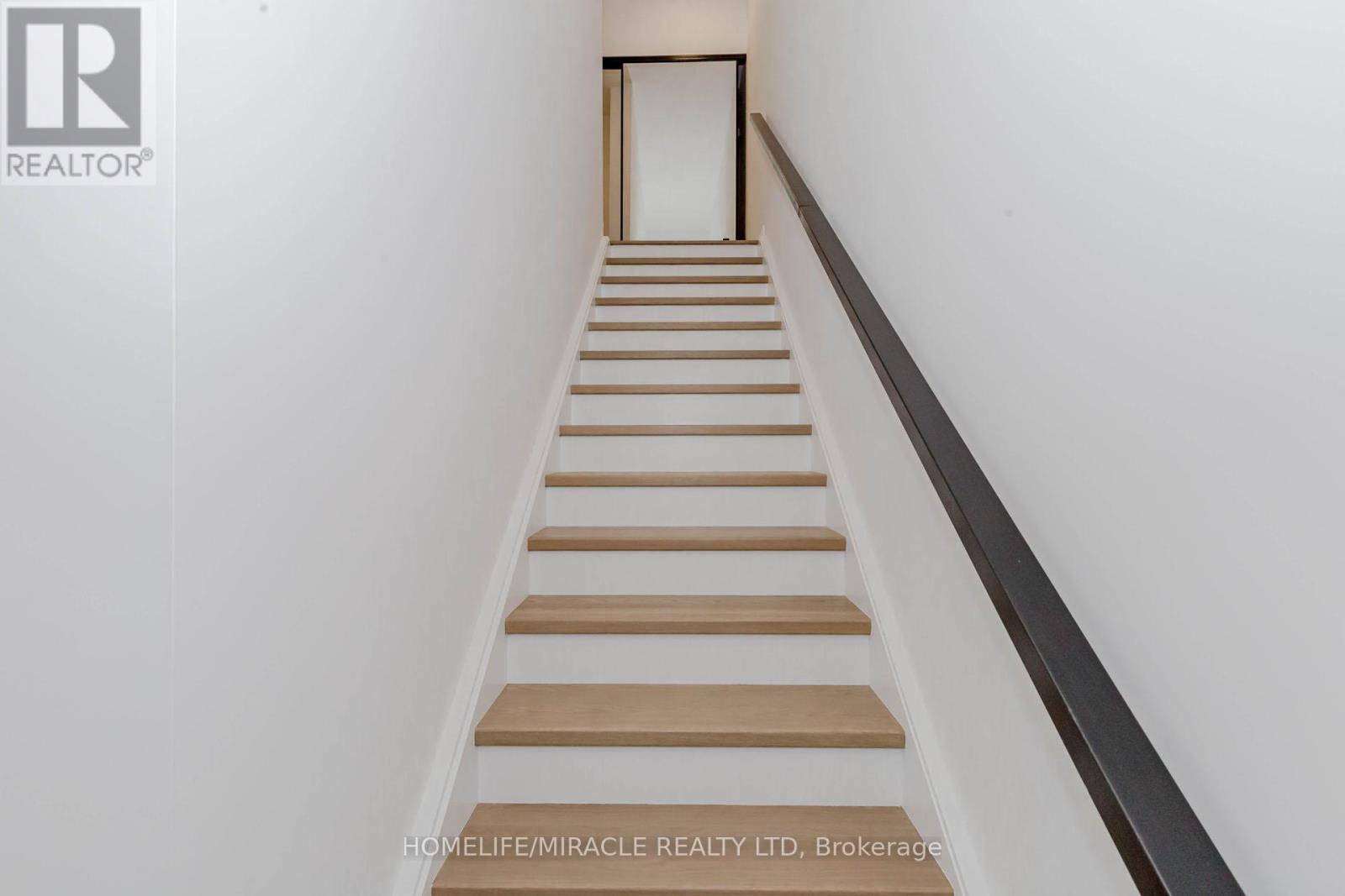 11 - 20 Lagerfeld Drive, Brampton, Ontario  L7A 5L4 - Photo 32 - W12526802