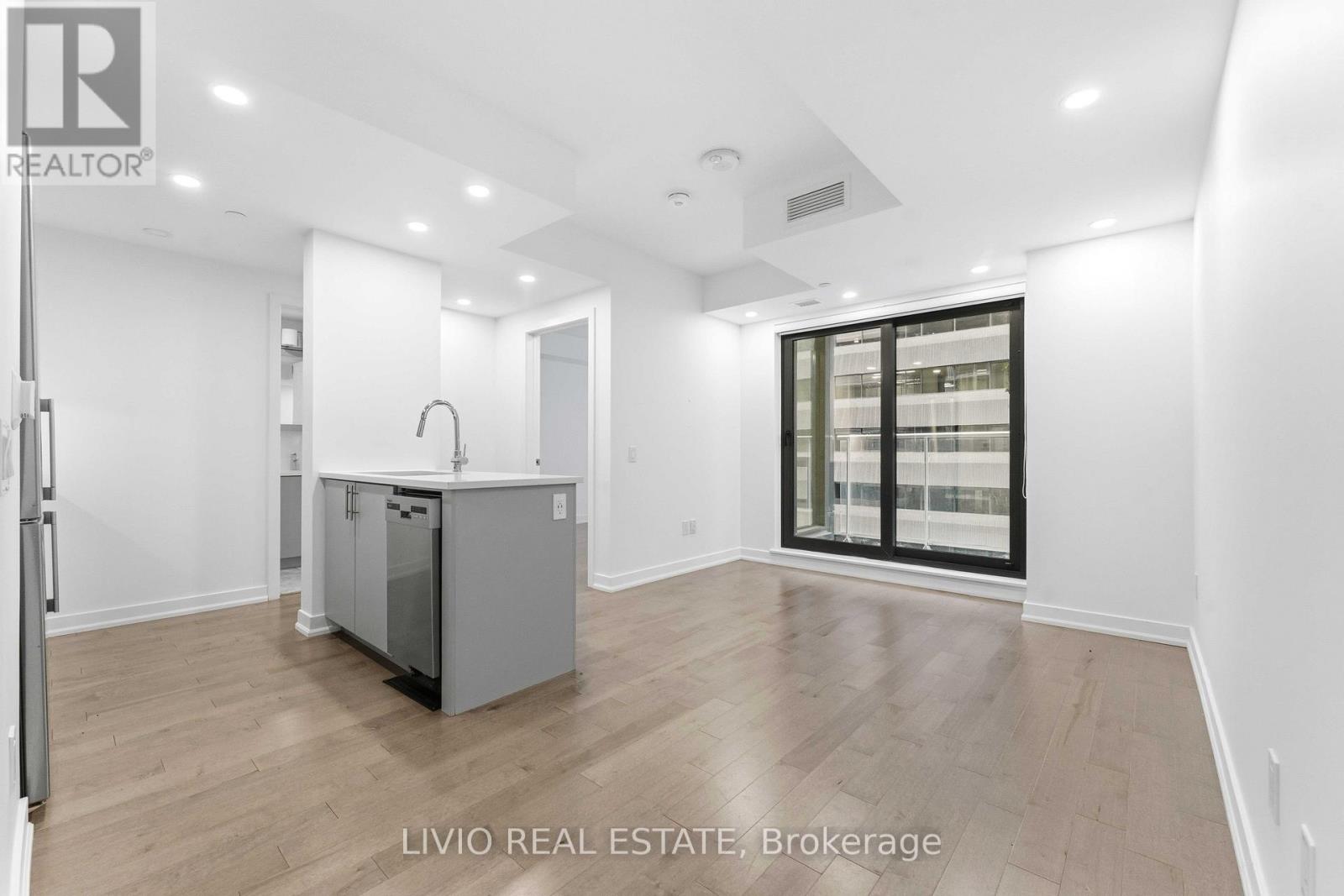 502 - 340 Queen Street Ottawa Street, Ottawa, Ontario  K1R 0G1 - Photo 6 - X12526794